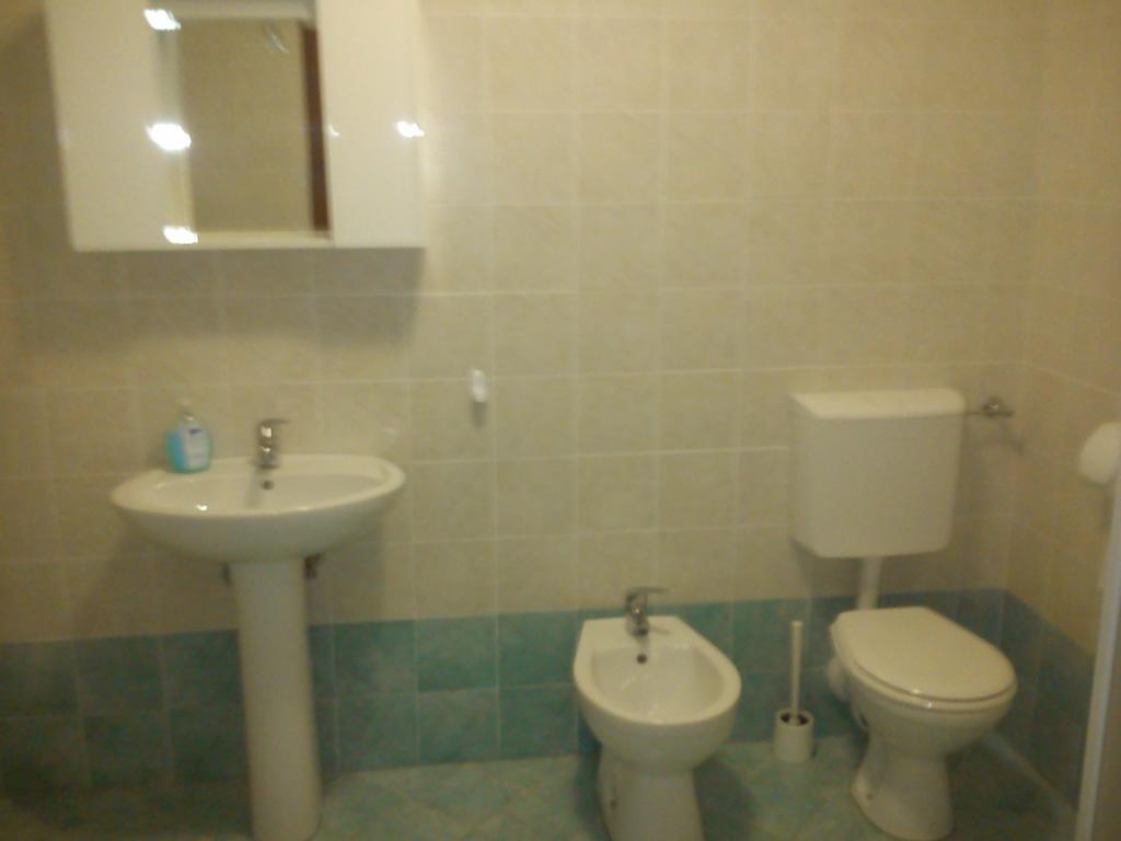 Casa Vacanza Holiday Villa Pieris Ngoại thất bức ảnh