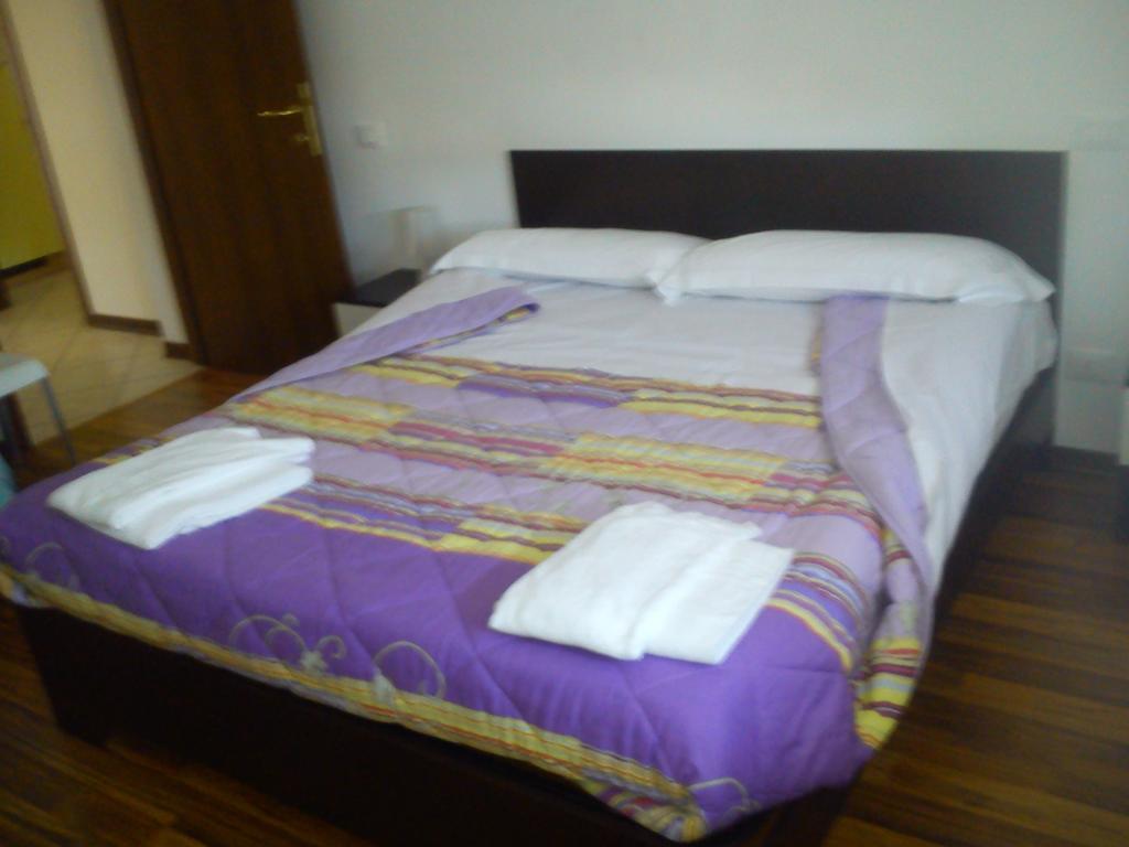 Casa Vacanza Holiday Villa Pieris Ngoại thất bức ảnh